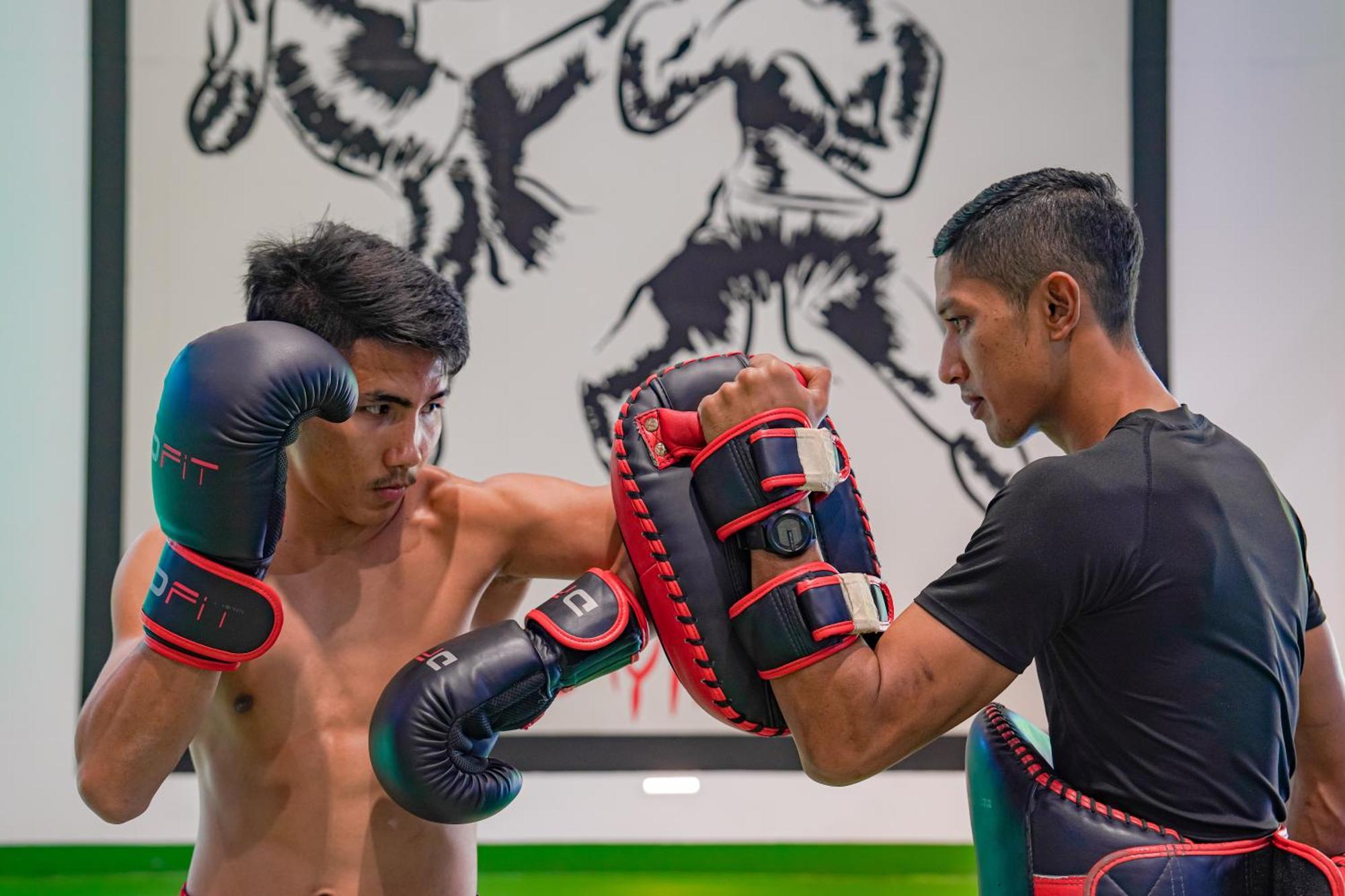 Dusit Thani Krabi Beach Resort - Sha Extra Plus Klong Muang Beach Esterno foto Thai boxing