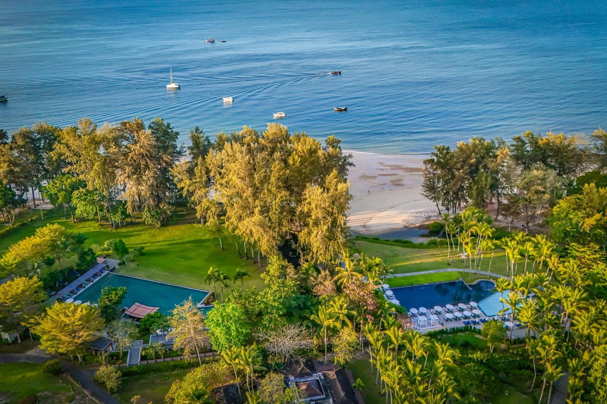 Dusit Thani Krabi Beach Resort - Sha Extra Plus Klong Muang Beach Esterno foto Aerial view of the resort