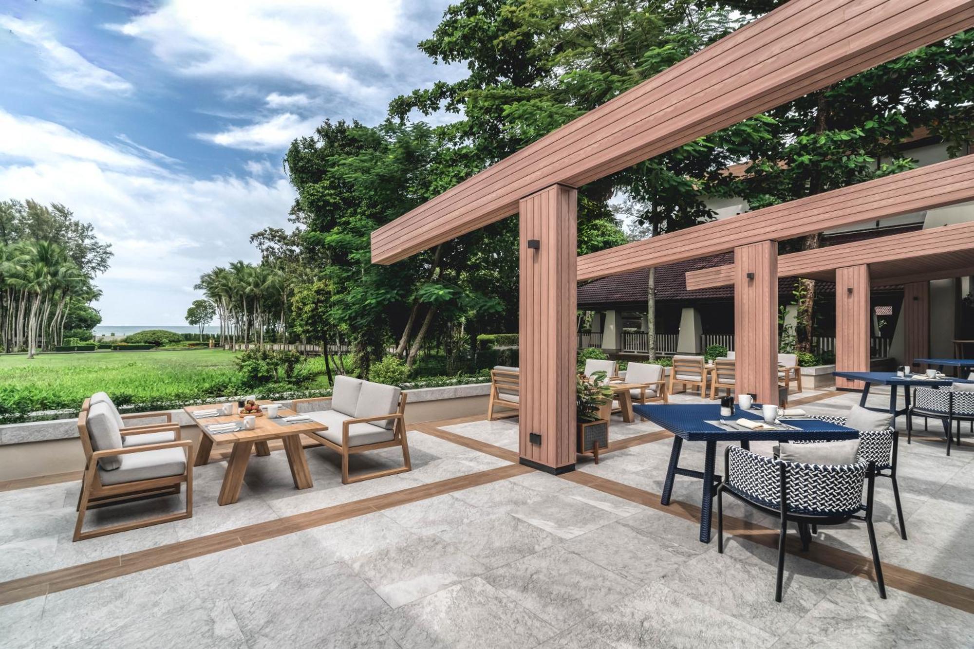 Dusit Thani Krabi Beach Resort - Sha Extra Plus Klong Muang Beach Esterno foto The Deck