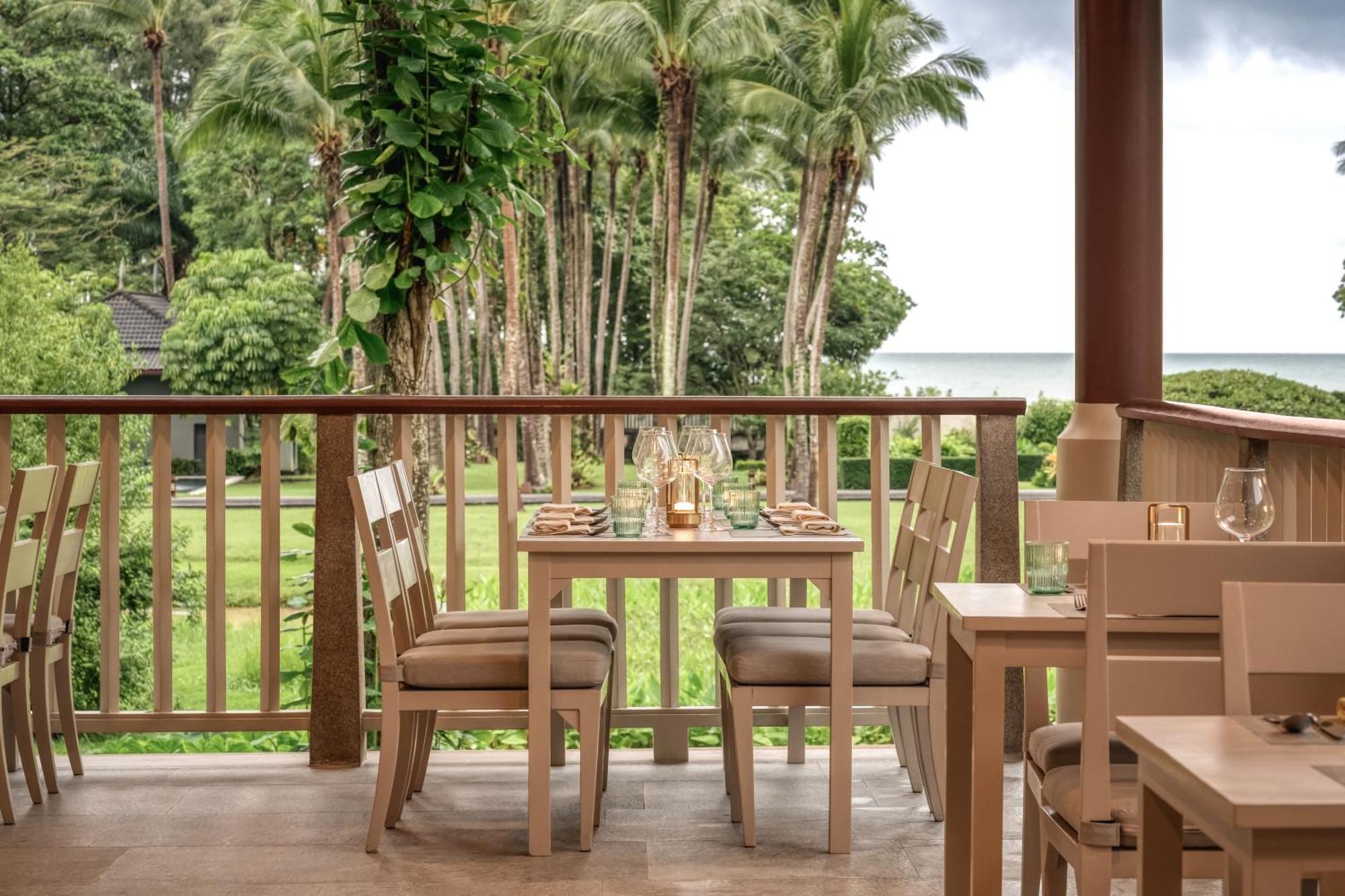 Dusit Thani Krabi Beach Resort - Sha Extra Plus Klong Muang Beach Esterno foto The Deck