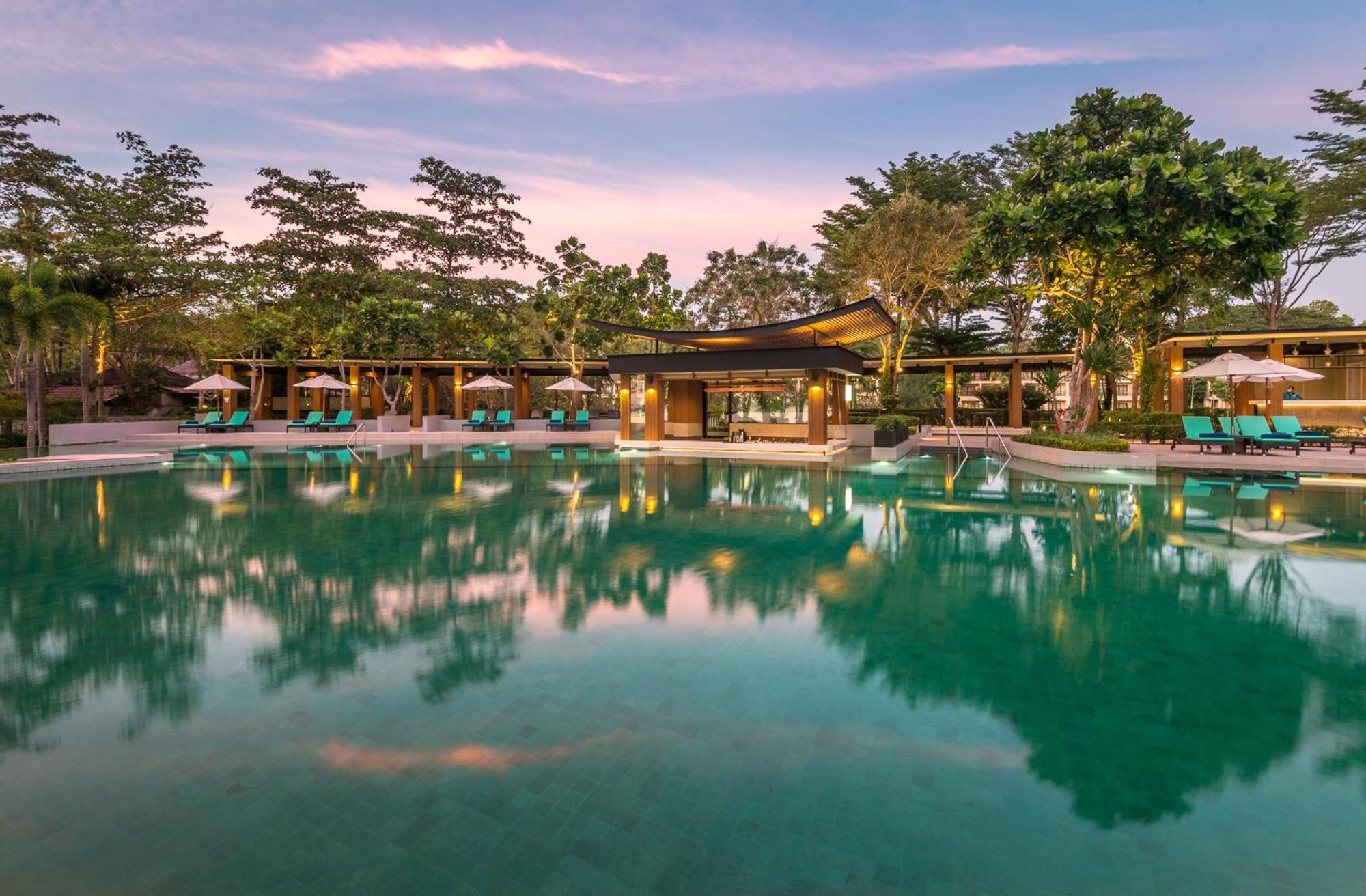 Dusit Thani Krabi Beach Resort - Sha Extra Plus Klong Muang Beach Esterno foto The pool at the resort